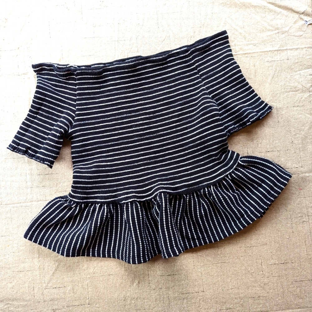 Who What Wear Stretchy Top. Size L. Gently Worn.